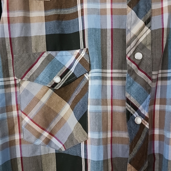 Wrangler Men's Plaid Shirt - Picture 2 of 5